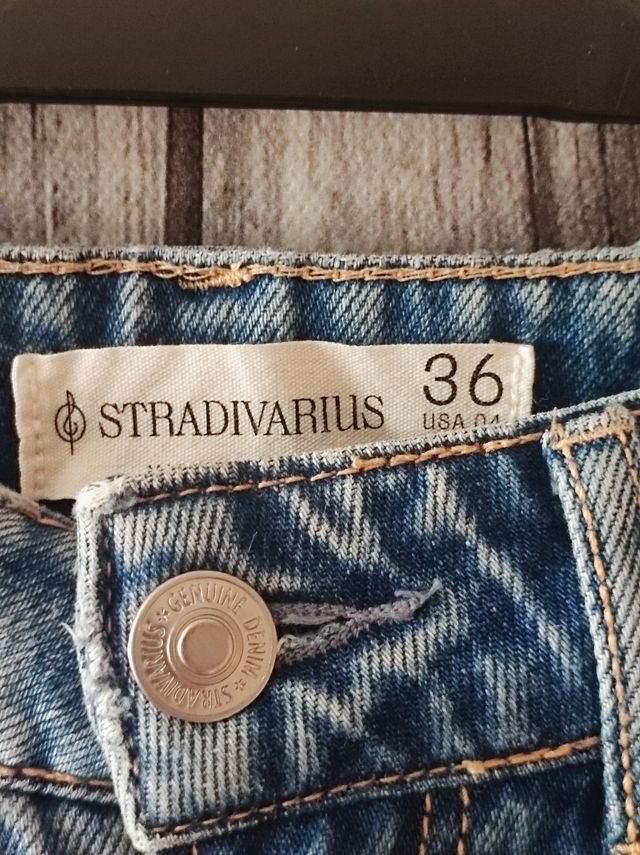 Pantalón vaquero Stradivarius