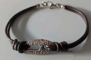 Pulseras de cuero y plata
