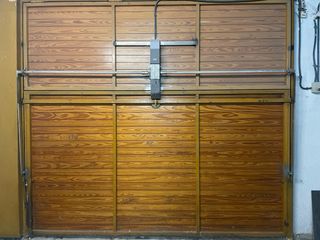 Puerta de garaje automática madera melis
