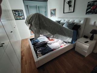 Cama Canapé con Cabecero Integrado de 150 x 200.