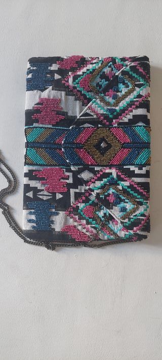 Bolso de mano multicolor con abalorios