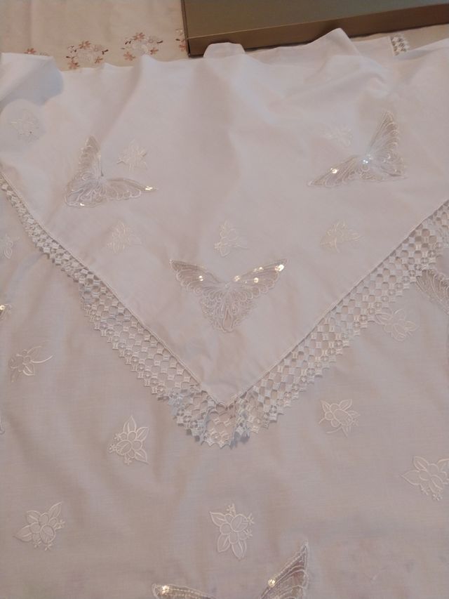 Manteleta Huertana Blanca