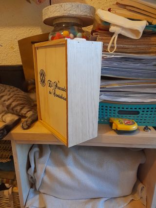 Caja de madera decorada