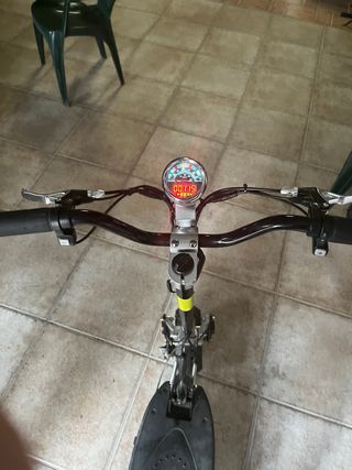 Patinete eléctrico con sillín