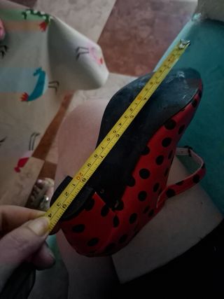 Zapatos de sevillana rojos a topos