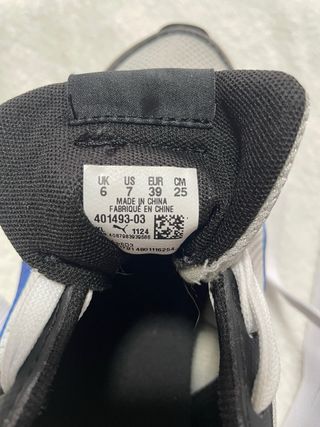 Zapatillas Puma niño azul y blanco. 