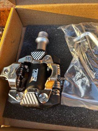 Pedales automáticos para bicicleta