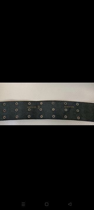 Cintura in pelle con borchie 
80cm.