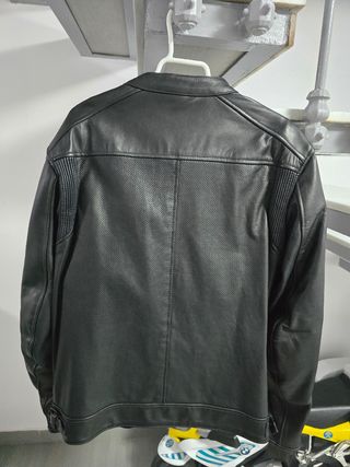 Chaqueta de cuero para moto negra