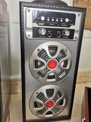 Equipo Karaoke SilverCrest + 2 Micrófonos