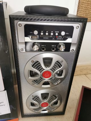 Equipo Karaoke SilverCrest + 2 Micrófonos