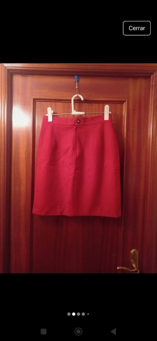 Falda corta roja