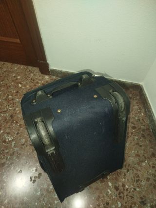 Maleta de viaje negra
