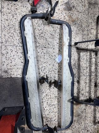 Estriberas Nissan Terrano