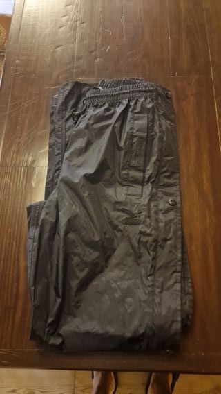 Pantalone a vento nero