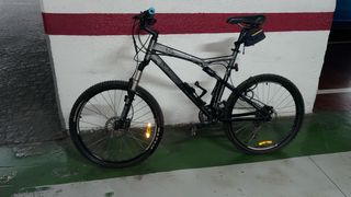 Mountain Bike MTB  26” pulg.
doble amortiguad