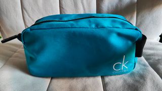 Neceser Calvin Klein Azul y Negro