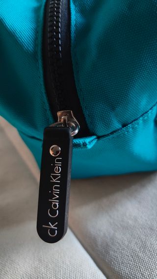 Neceser Calvin Klein Azul y Negro