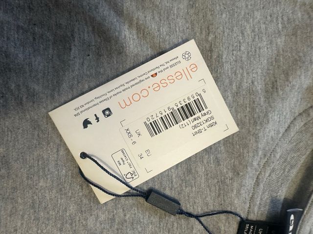 Camiseta Gris Ellesse es una XXS de mujer