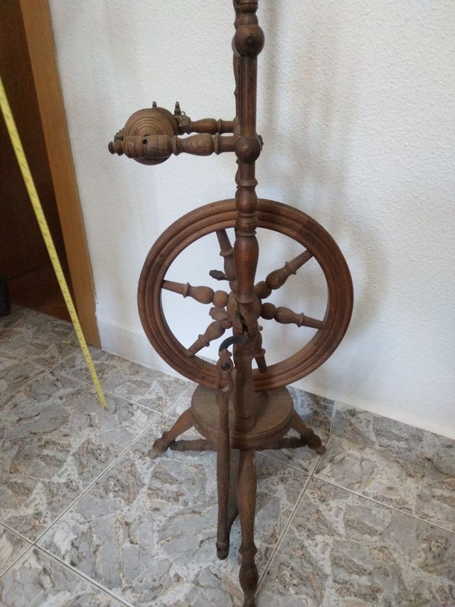 Antico filatoio in legno