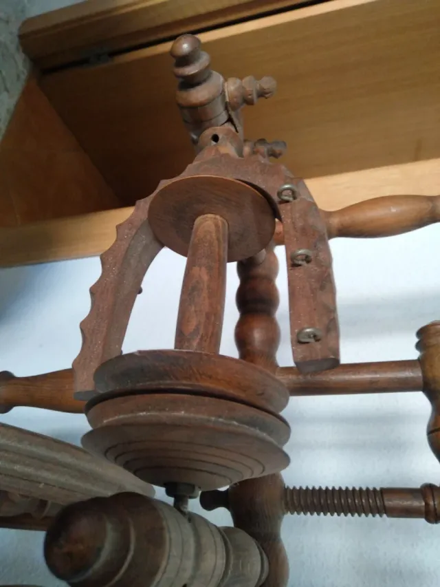 Antico filatoio in legno