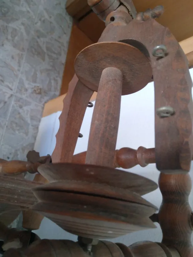 Antico filatoio in legno