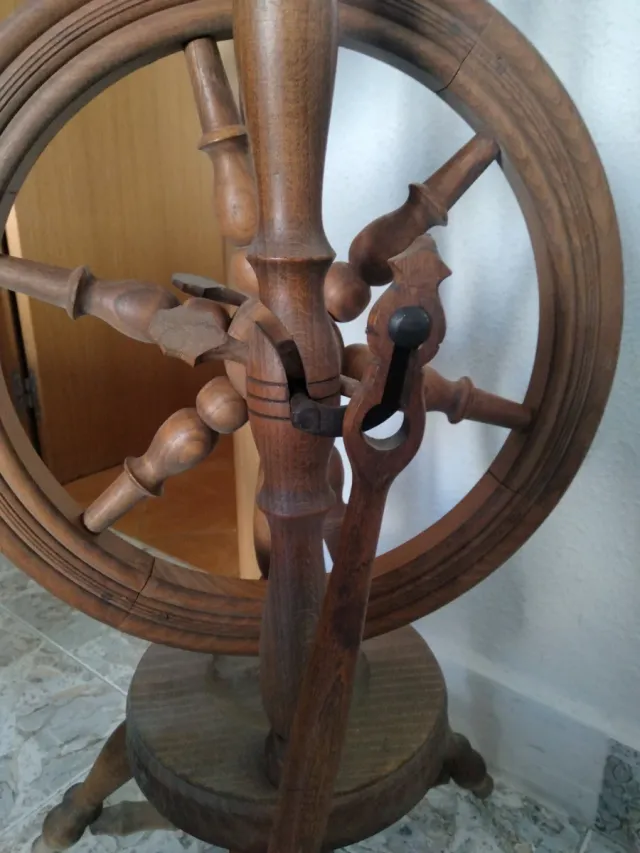 Antico filatoio in legno