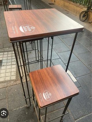 Mesa alta y 2 taburetes Estrella Galicia