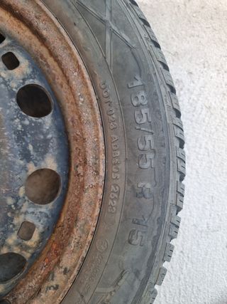 Neumáticos de invierno con llantas 185/55 R15 82H