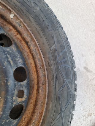Neumáticos de invierno con llantas 185/55 R15 82H