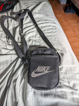 Riñonera Nike Negra
