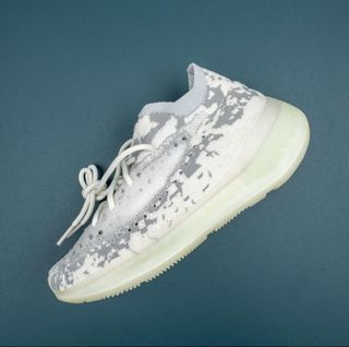Adidas Yeezy Boost 380 Gris y Blanco