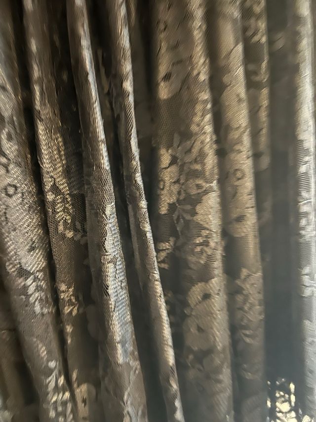 Falda larga de encaje y ante negro