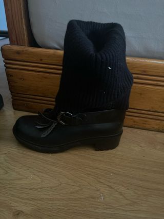 Botas negras con calcetín