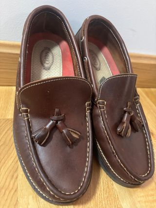Mocasines náuticos de cuero marrón