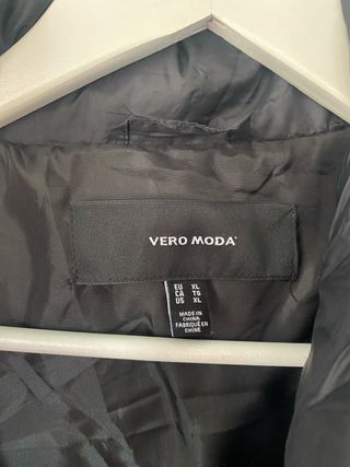 Chaleco largo acolchado Vero Moda negro