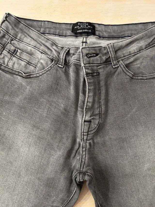Pantalón Bershka Super Skinny Gris Talla M