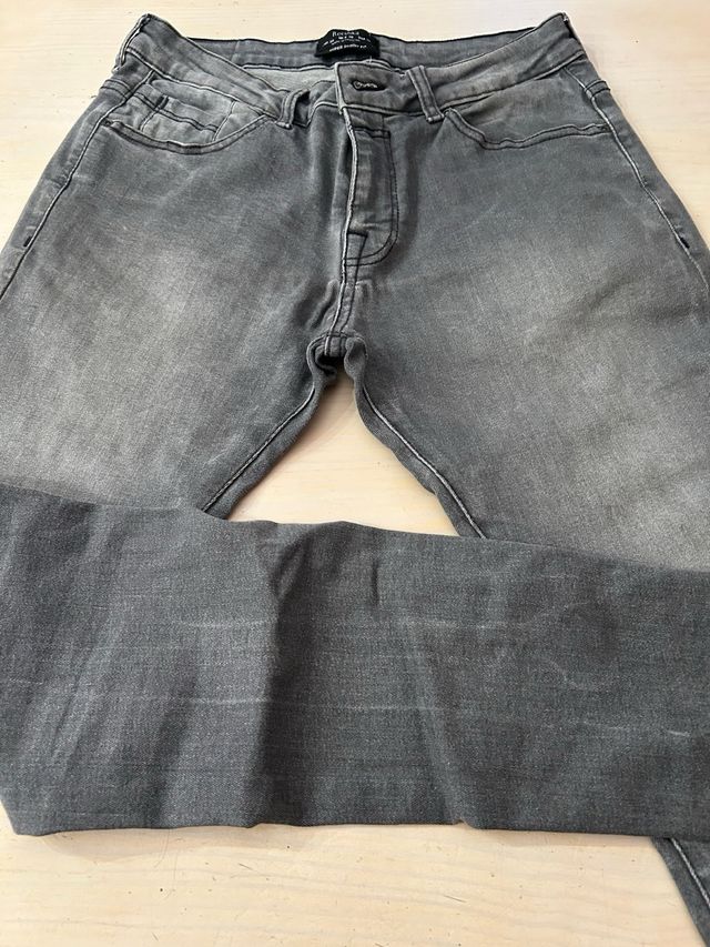 Pantalón Bershka Super Skinny Gris Talla M