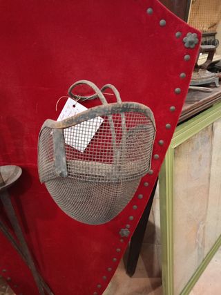 Panoplia de esgrima roja