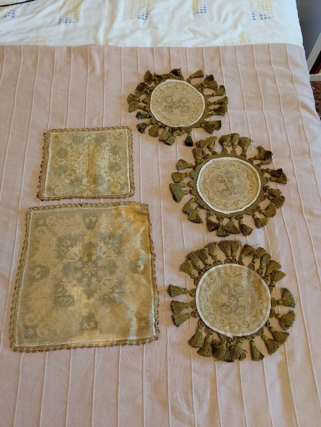 Conjunto 5 tapetes antiguos con flecos