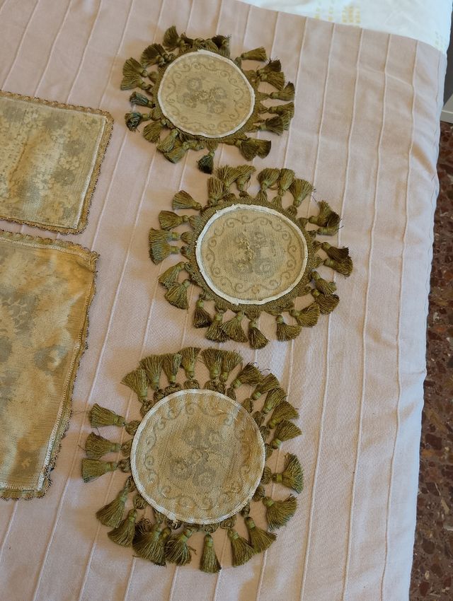 Conjunto 5 tapetes antiguos con flecos