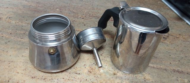 Cafetera Italiana Plata y Negra