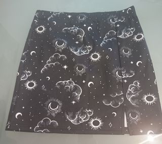 Falda elástica con estampado celestial
