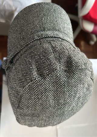 Boina de espiga gris y negra