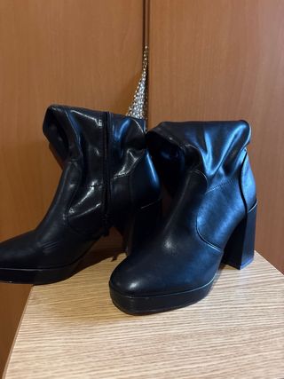 Botas altas de plataforma negras