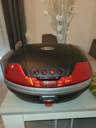 Baúl GIVI para moto