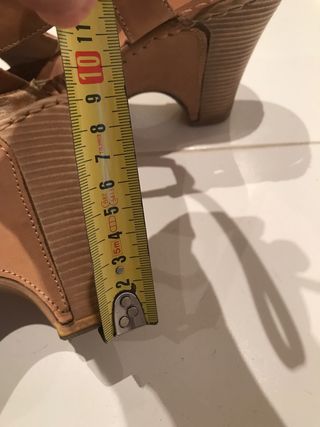 Sandalias de piel color camel