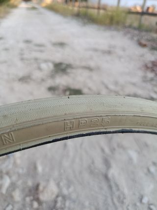 Neumático Hutchinson 600A x 24.