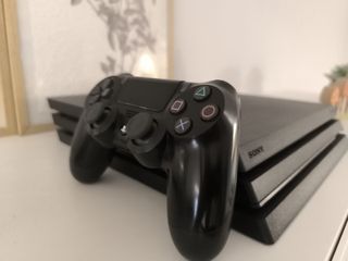 PS4 Pro 1Tb Negra + Mando Original