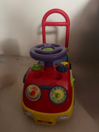 Correpasillos infantil con volante y manillar